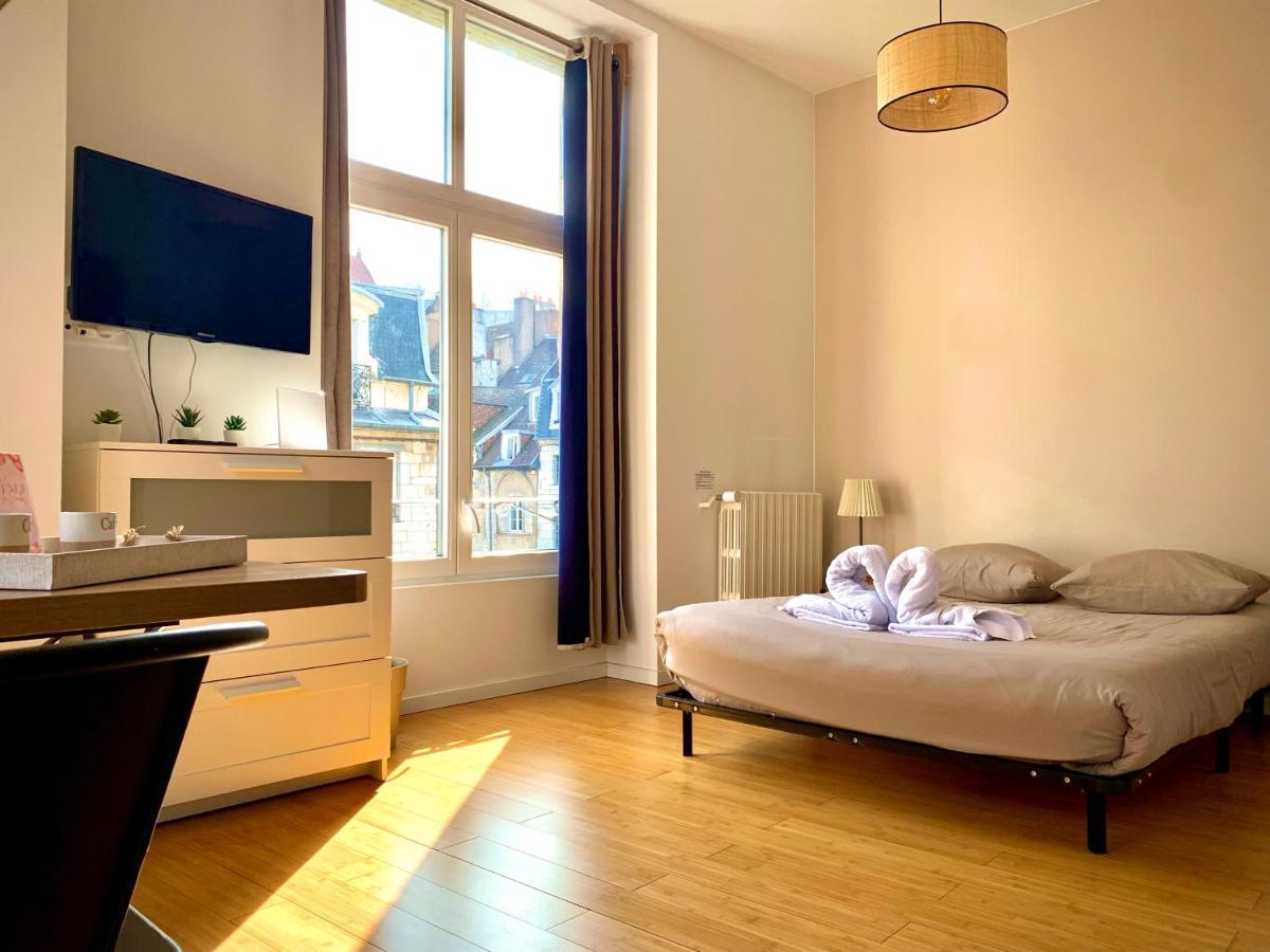 Les Fabuleux Appartements Du Coeur De Ville - Place Victor Hugo Besancon Bagian luar foto
