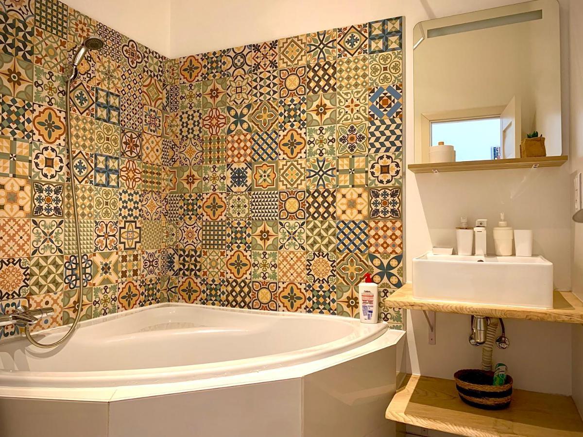 Les Fabuleux Appartements Du Coeur De Ville - Place Victor Hugo Besancon Bagian luar foto