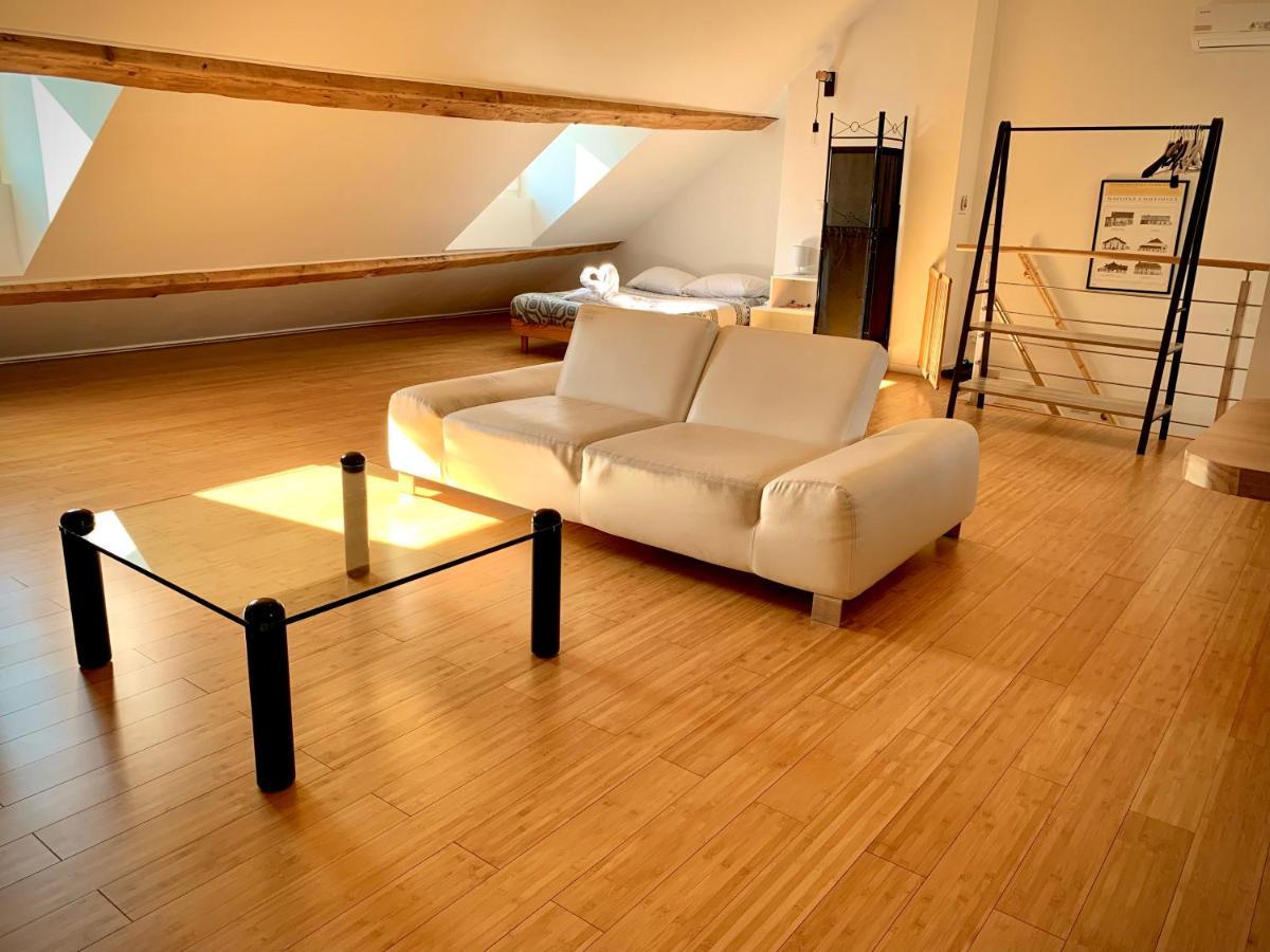 Les Fabuleux Appartements Du Coeur De Ville - Place Victor Hugo Besancon Bagian luar foto