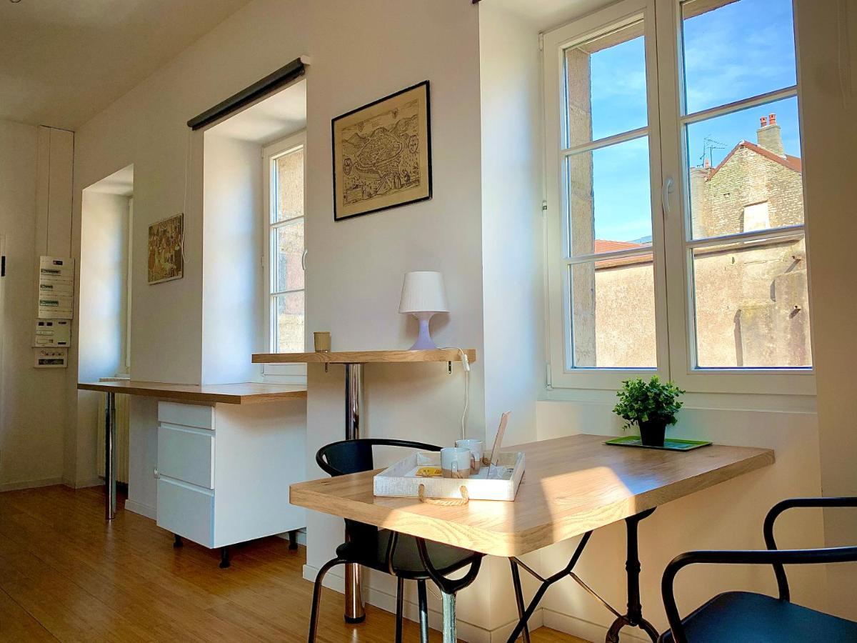 Les Fabuleux Appartements Du Coeur De Ville - Place Victor Hugo Besancon Bagian luar foto