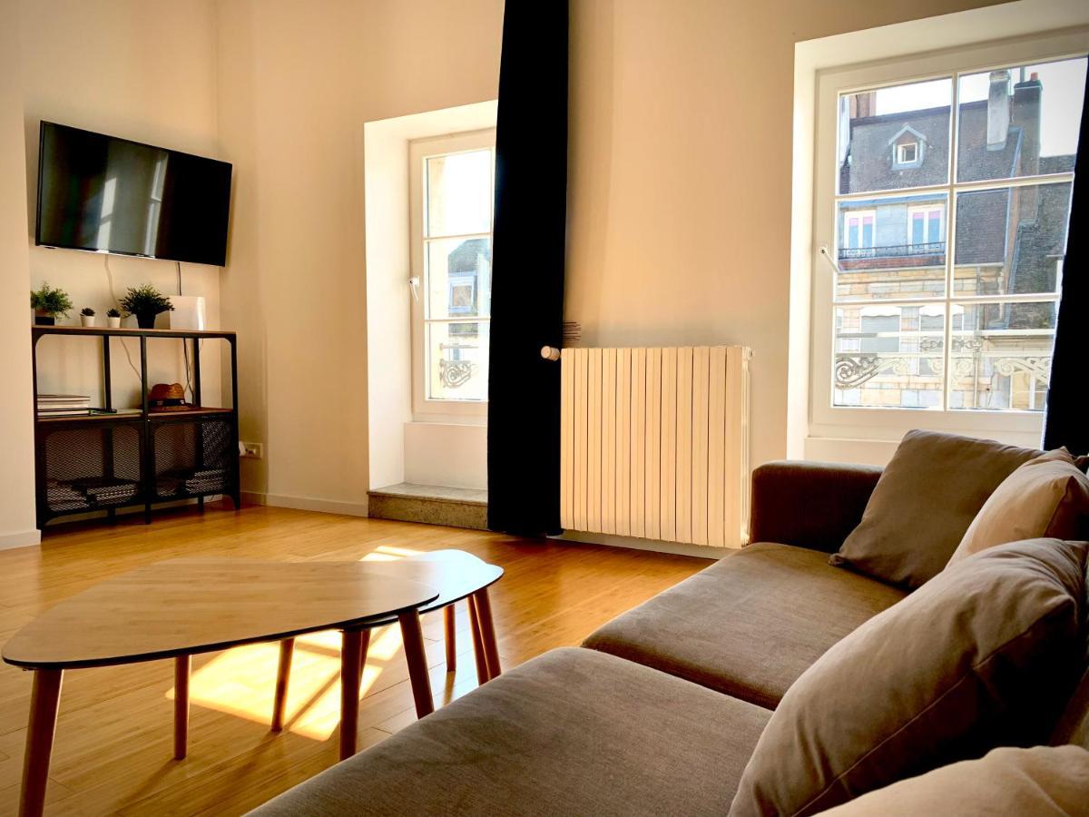 Les Fabuleux Appartements Du Coeur De Ville - Place Victor Hugo Besancon Bagian luar foto