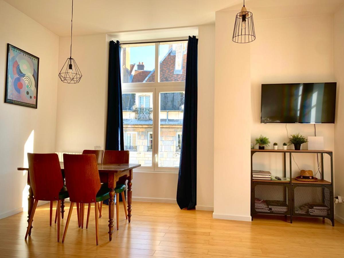 Les Fabuleux Appartements Du Coeur De Ville - Place Victor Hugo Besancon Bagian luar foto