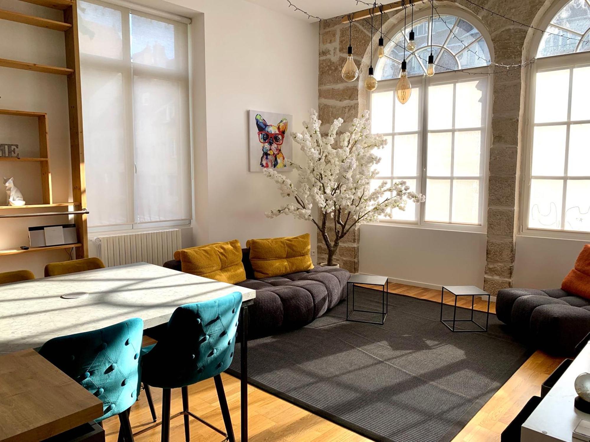 Les Fabuleux Appartements Du Coeur De Ville - Place Victor Hugo Besancon Bagian luar foto